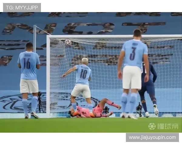 迪亚斯寻求身体接触 判点球判罚过于牵强